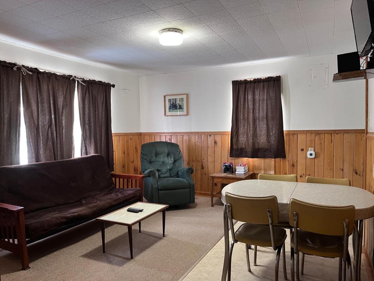 Musky Joe'S Twin Pines Resort New Post Εξωτερικό φωτογραφία