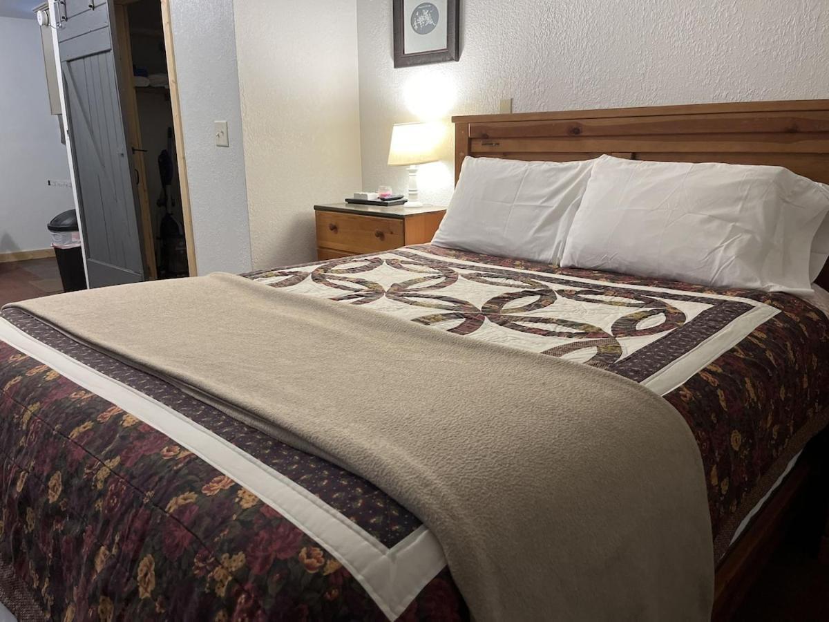 Musky Joe'S Twin Pines Resort New Post Εξωτερικό φωτογραφία