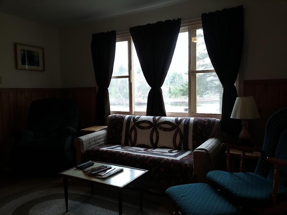 Musky Joe'S Twin Pines Resort New Post Εξωτερικό φωτογραφία