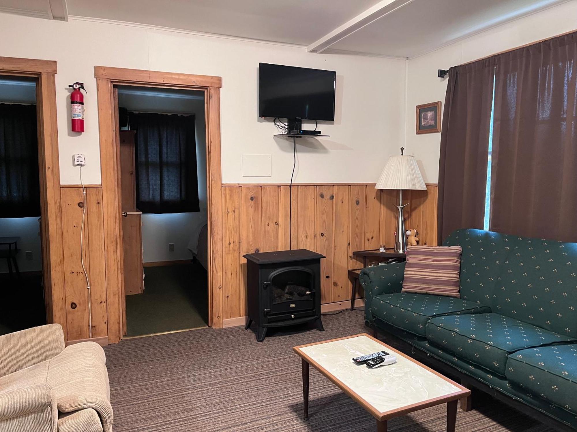 Musky Joe'S Twin Pines Resort New Post Εξωτερικό φωτογραφία