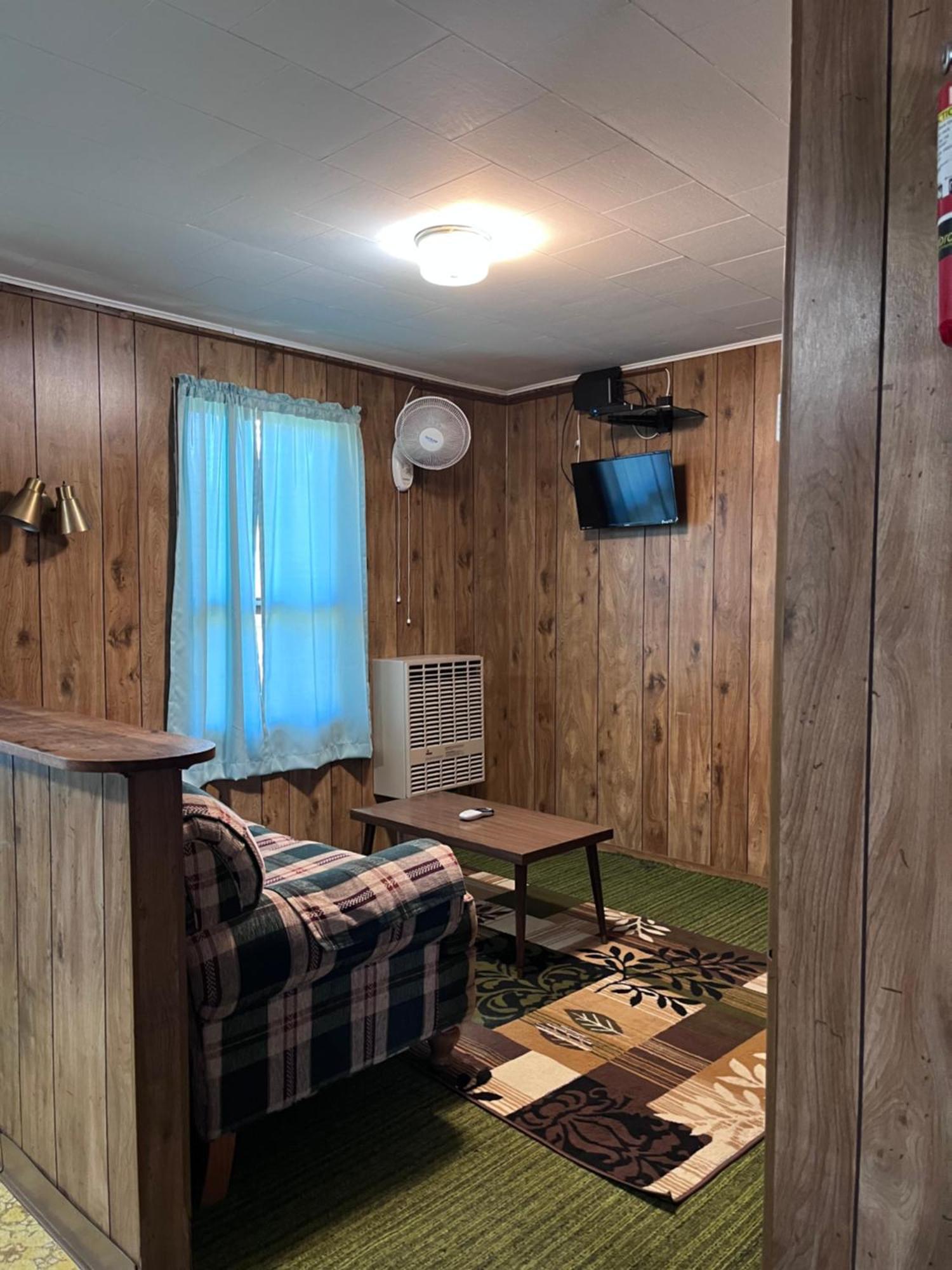Musky Joe'S Twin Pines Resort New Post Εξωτερικό φωτογραφία