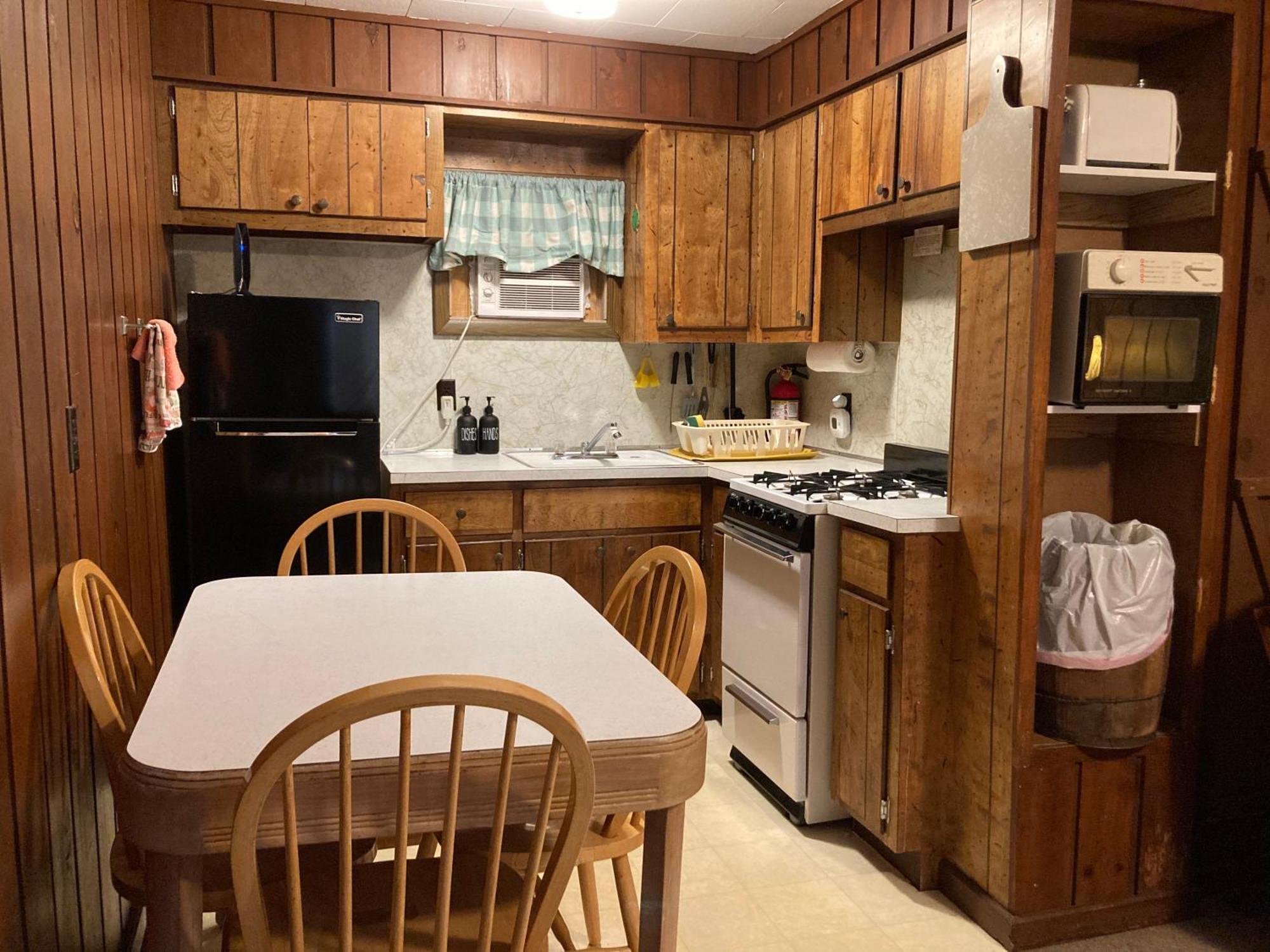 Musky Joe'S Twin Pines Resort New Post Εξωτερικό φωτογραφία